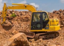 توقیف بیل مکانیکی و دستگیری ۲ نفر در پی حفاری غیرمجاز در حسین آباد