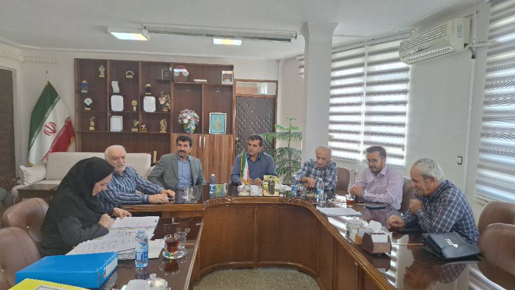 بررسی وضعیت مشاغل سخت و زیان آور تعدادی از واحد های کارگری در کردستان