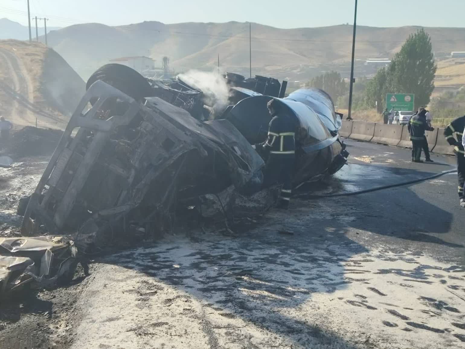 تانکر سوخت در محور ” مریوان – سنندج” واژگون شد