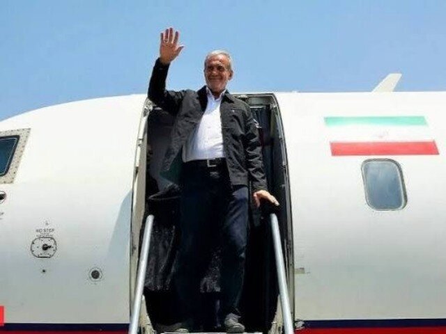 رئیس جمهور وارد شهر سنندج شد