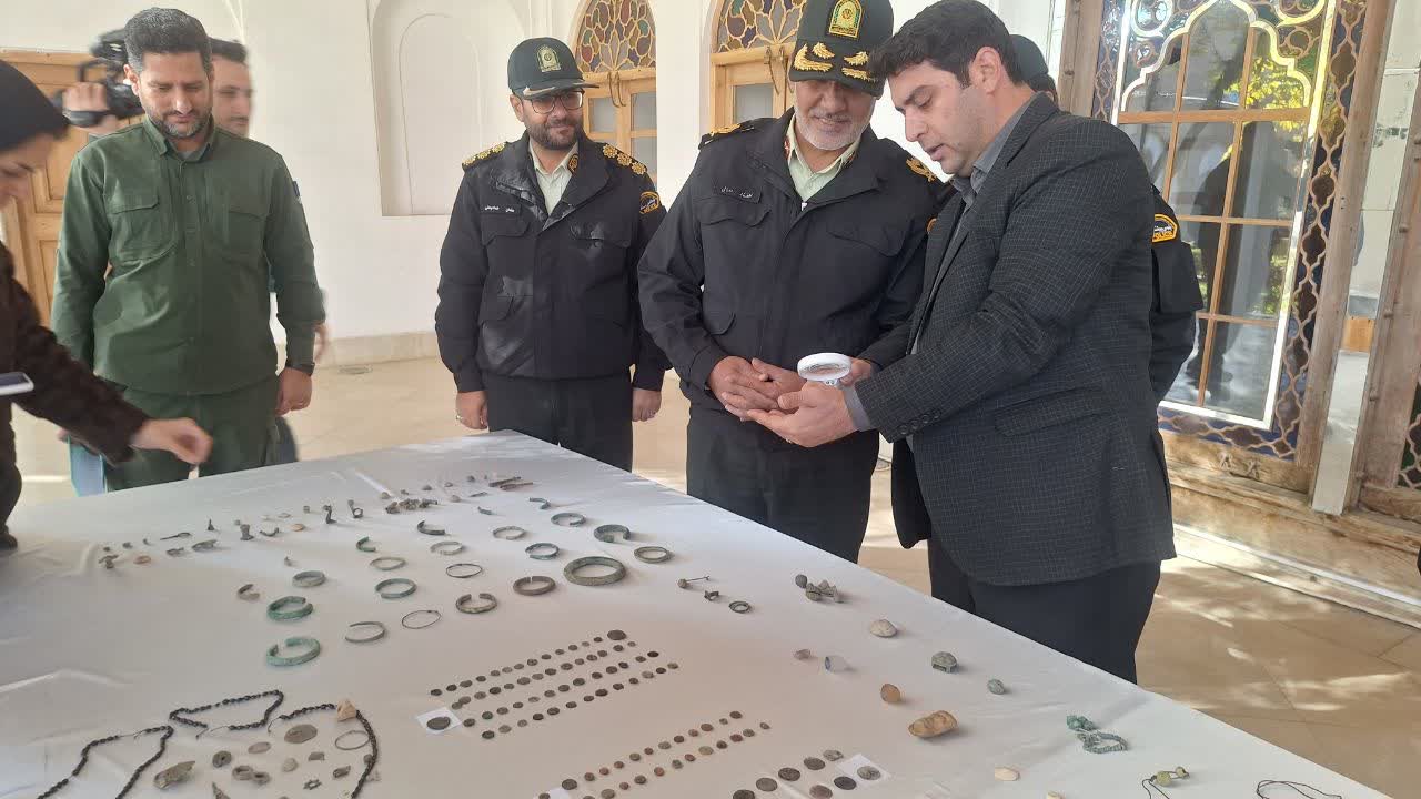 پلیس کردستان ۴۰۰ عتیقه تاریخی را کشف کرد